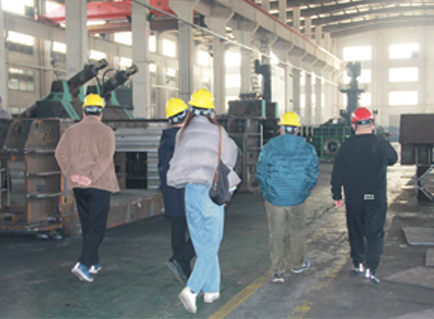 Distinguished guests from Bangladesh visited GOOD-KNIFE, opening a new chapter in our cooperation on hydraulic baling equipment for scrap metal!